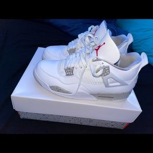 Jordan 4s
